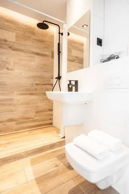 Apartament Unique Studio With Stunning View & Netflix Warszawa